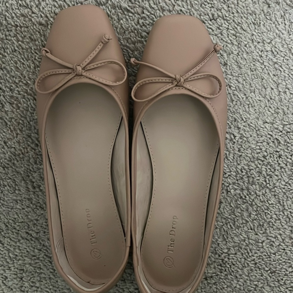 “The drop” ballet flat
